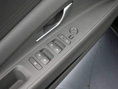 Used 2024 Hyundai Elantra SEL image 16