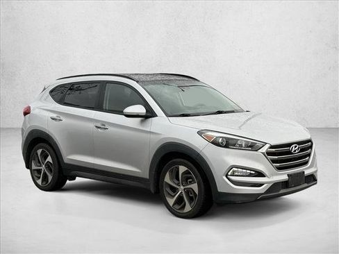Used 2016 Hyundai Tucson Limited w/ Option Group 03 image 3
