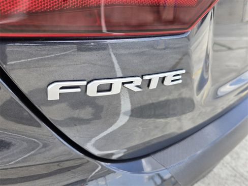 Used 2022 Kia Forte LXS image 14