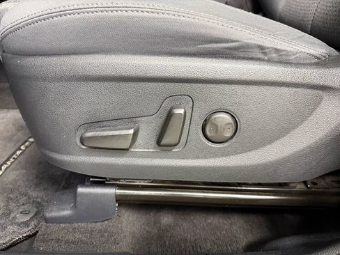 Used 2019 Hyundai Santa Fe SEL FWD image 17