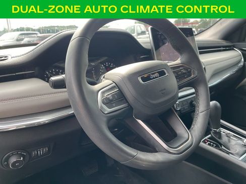 Used 2023 Jeep Compass Limited AWD/4WD image 14