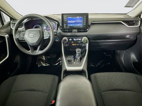 Used 2020 Toyota RAV4 XLE w/ Convenience Package FWD image 27