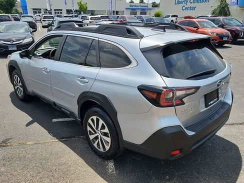 Used 2025 Subaru Outback Premium AWD/4WD image 4