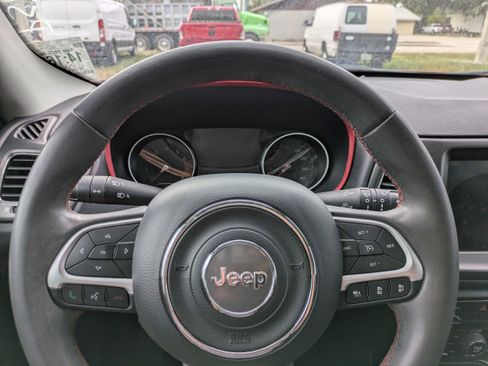 Used 2021 Jeep Compass Trailhawk image 24