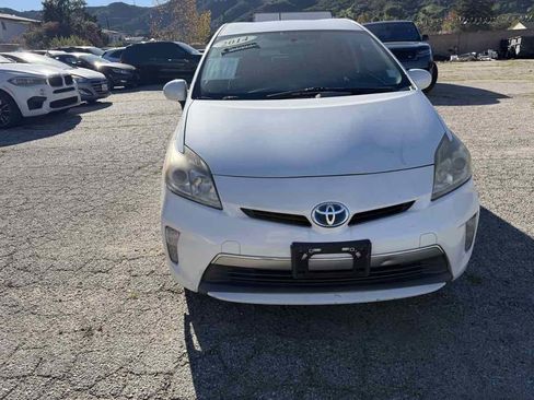Used 2014 Toyota Prius Plug-In Hybrid image 2