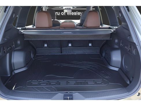 Certified 2025 Subaru Forester Touring AWD/4WD image 17