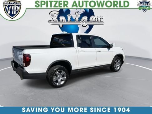 Used 2025 Honda Ridgeline TrailSport image 2
