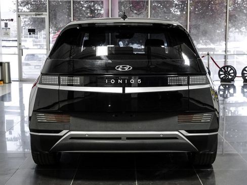 Used 2024 Hyundai Ioniq 5 SEL RWD image 9