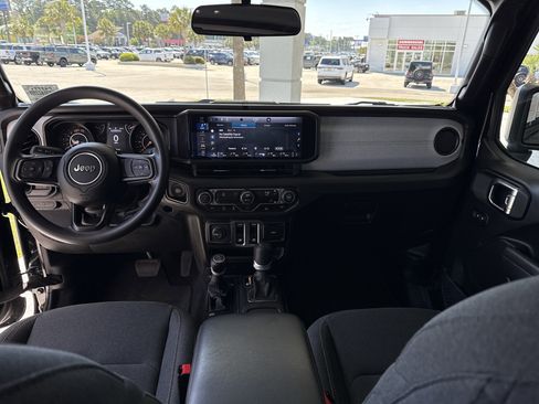 Used 2025 Jeep Wrangler Sport image 26