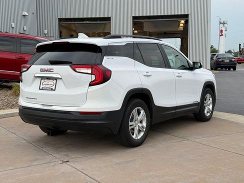 Used 2022 GMC Terrain SLE w/ Driver Convenience Package FWD image 5