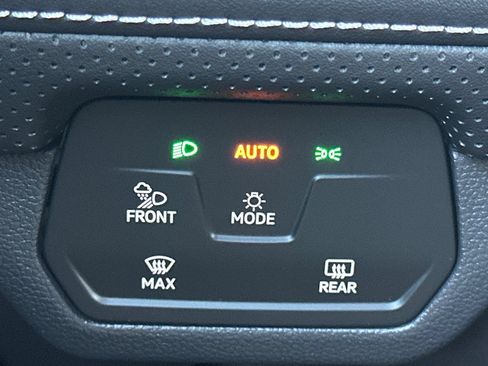 New 2026 Volkswagen Atlas Cross Sport SEL Premium R-Line AWD/4WD image 23