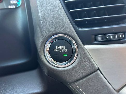Used 2020 GMC Yukon Denali w/ Denali Premium Package RWD image 28