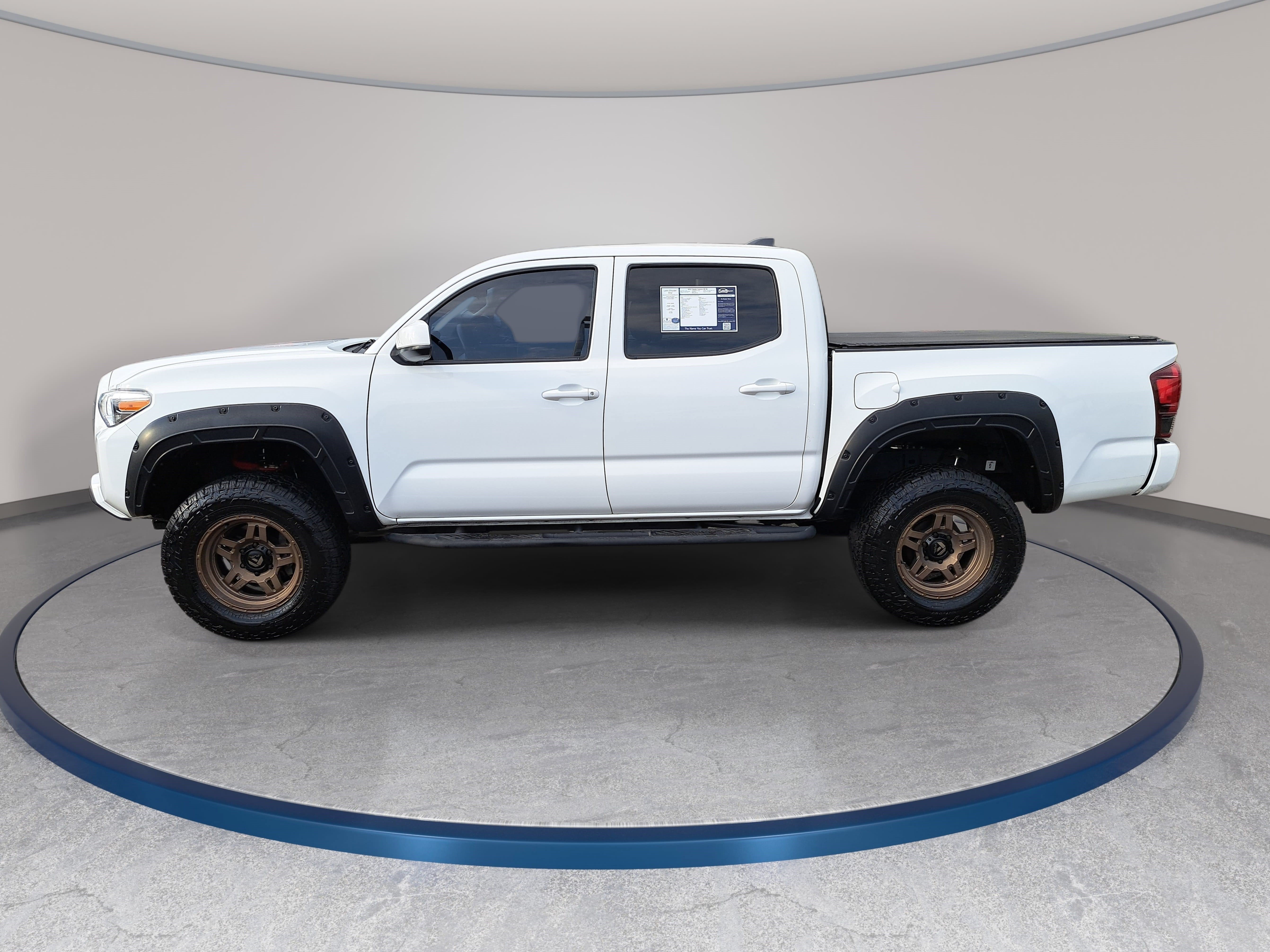Used 2022 Toyota Tacoma SR AWD/4WD image 8