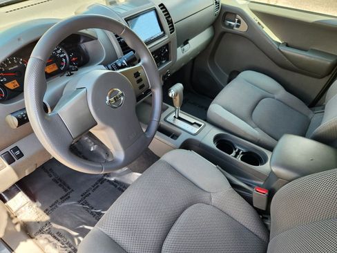 Used 2006 Nissan Frontier SE w/ (P01) Power Pkg AWD/4WD image 10