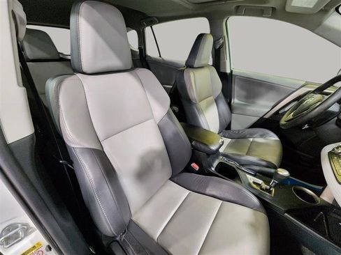 Used 2013 Toyota RAV4 Limited AWD/4WD image 28