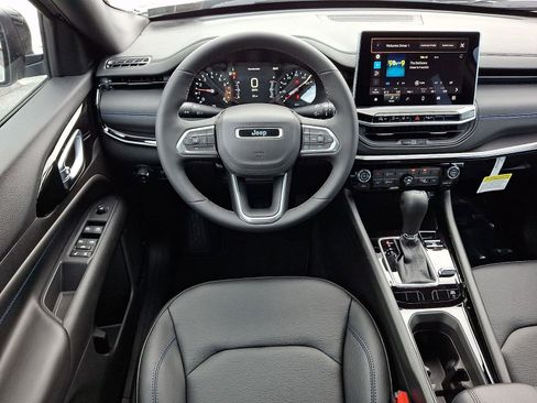 New 2026 Jeep Compass Limited image 7