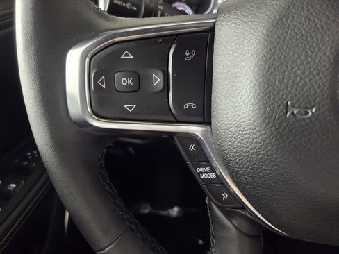 Used 2025 RAM 1500 Laramie AWD/4WD image 18