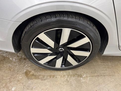 Certified 2024 Volvo S90 T8 Ultimate image 38