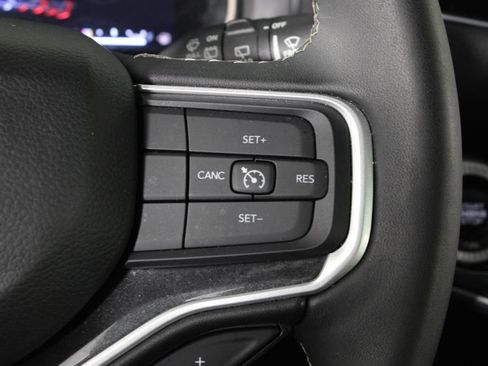 Used 2024 Jeep Wagoneer 2WD w/ Premium Group I image 28