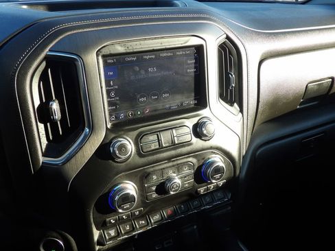 Used 2023 GMC Sierra 2500 Denali w/ Denali Ultimate Package image 17