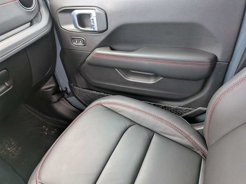 Used 2026 Jeep Gladiator Rubicon AWD/4WD image 19