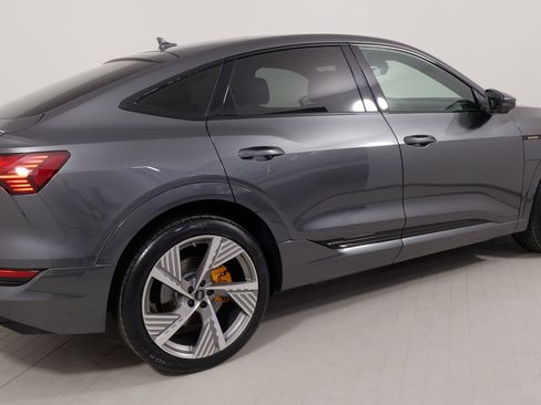 Used 2023 Audi e-tron Prestige w/ Prestige Package image 11