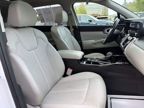 Certified 2023 Kia Sorento SX AWD/4WD image 11