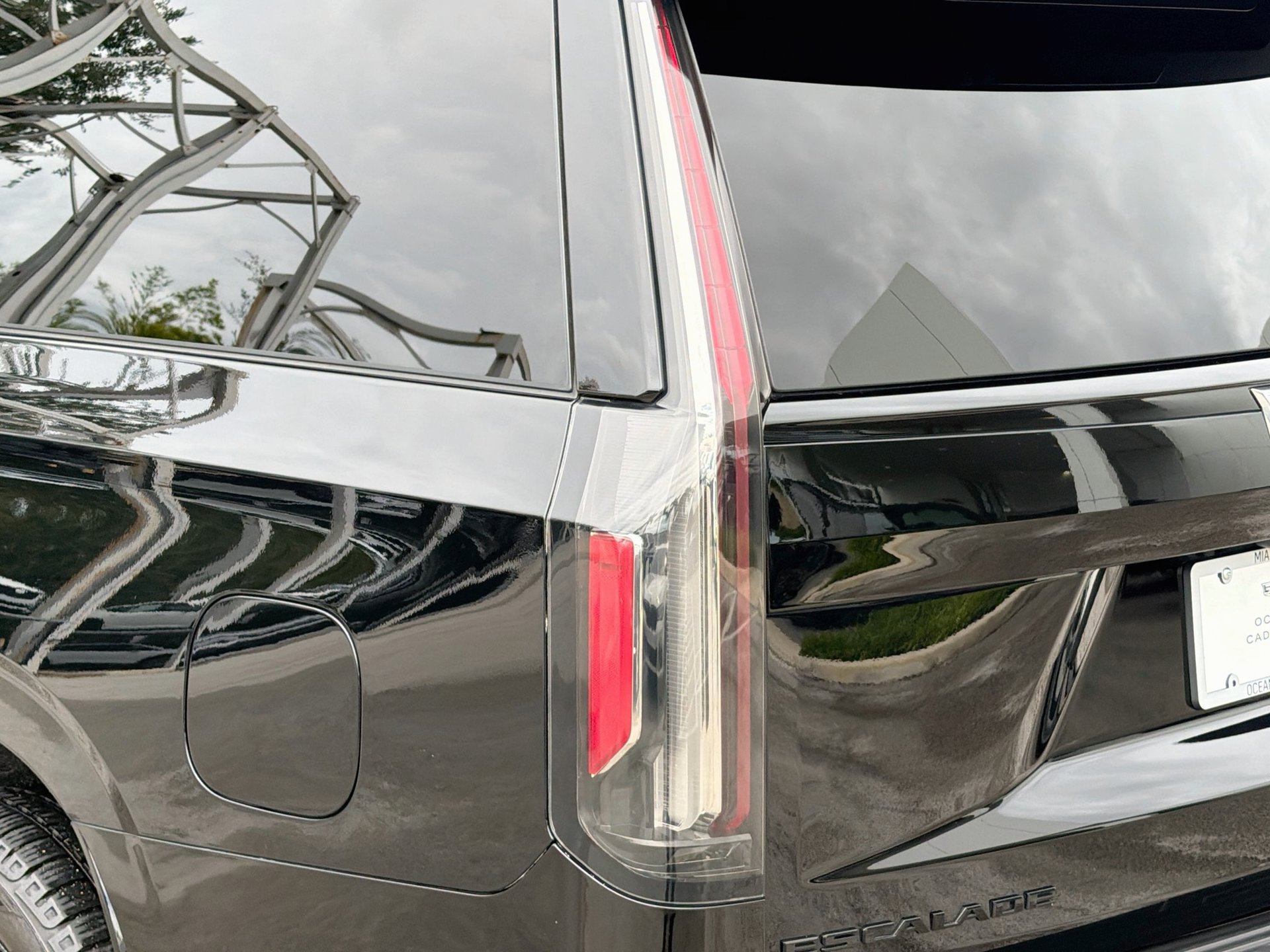 Certified 2023 Cadillac Escalade ESV Sport Platinum w/ LPO, ONYX Package RWD image 12
