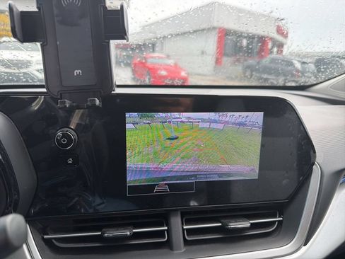 Used 2025 Chevrolet Trax LS FWD image 5