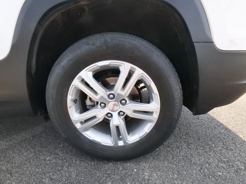 Used 2024 GMC Terrain SLE AWD/4WD image 10