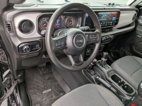 Certified 2024 Jeep Gladiator Sport AWD/4WD image 10