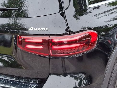 Used 2024 Mercedes-Benz GLB 250 4MATIC image 10