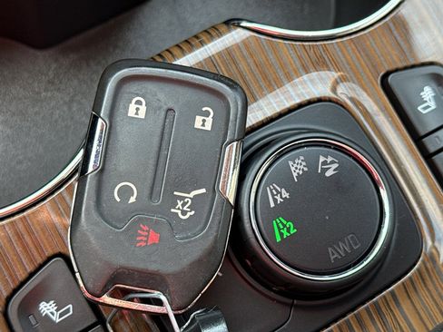 Used 2023 GMC Acadia SLE w/ Driver Convenience Package image 35