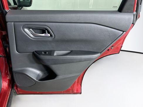 Used 2025 Nissan Rogue SV AWD/4WD image 29