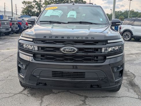 Used 2022 Ford Expedition Limited AWD/4WD image 9