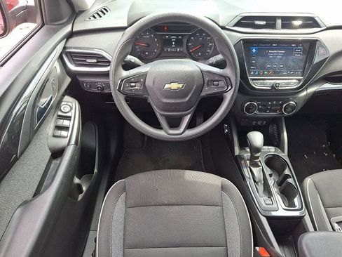 Used 2023 Chevrolet TrailBlazer LT w/ Convenience Package AWD/4WD image 11