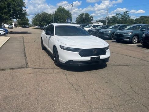 Used 2025 Honda Accord Sport image 26