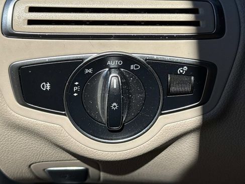 Used 2018 Mercedes-Benz C 300 Sedan image 39