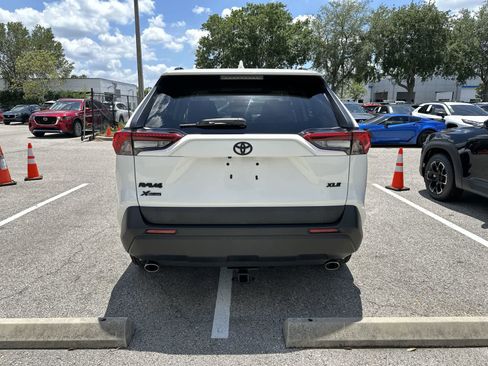 Used 2019 Toyota RAV4 XLE FWD image 7
