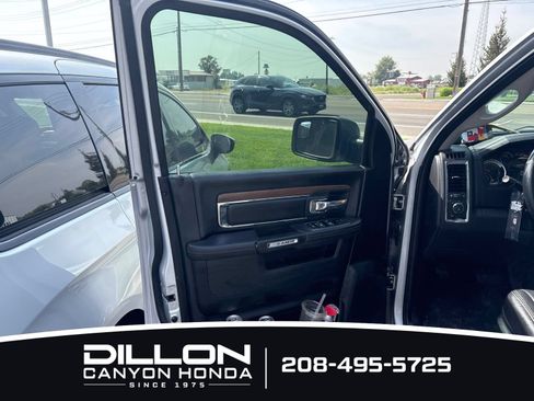 Used 2018 RAM 1500 Laramie AWD/4WD image 11