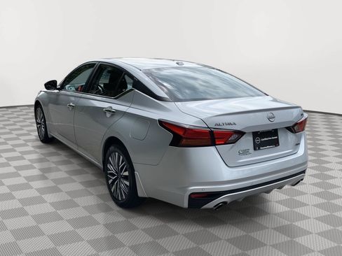 Certified 2024 Nissan Altima 2.5 SV w/ SV Premium Package AWD/4WD image 3