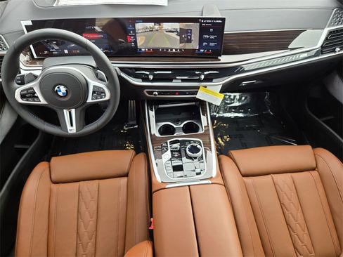 New 2026 BMW X7 M60i image 28