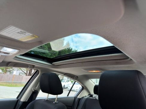 Used 2012 MAZDA MAZDA3 i Touring FWD image 19