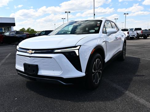 Used 2024 Chevrolet Blazer EV LT image 4