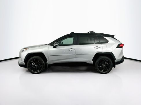 Used 2022 Toyota RAV4 XSE AWD/4WD image 4
