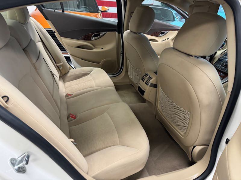 Used 2012 Buick LaCrosse Convenience FWD image 18