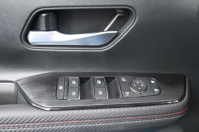 Certified 2025 Nissan Kicks SR AWD/4WD image 17