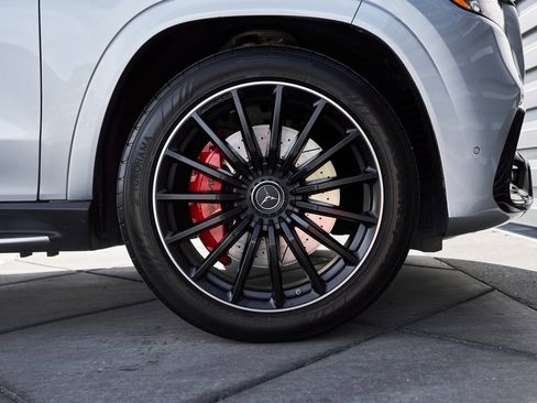 Used 2024 Mercedes-Benz GLS 63 AMG 4MATIC image 20