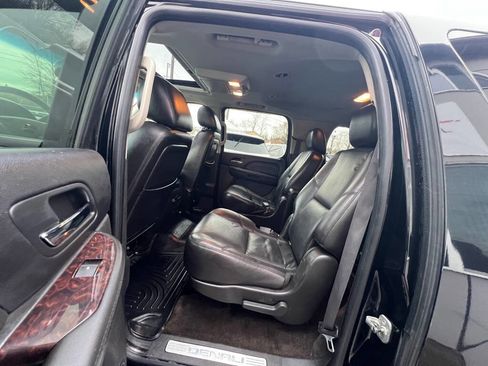 Used 2011 GMC Yukon XL Denali image 12