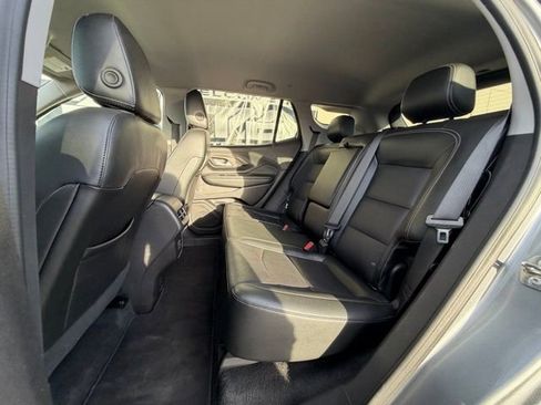 Used 2024 GMC Terrain SLT image 11